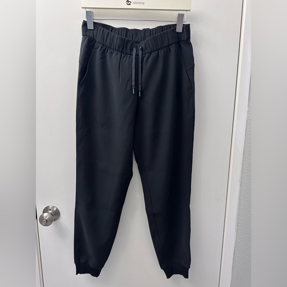 Lululemon Women’s Joggers - Picture 1 of 2